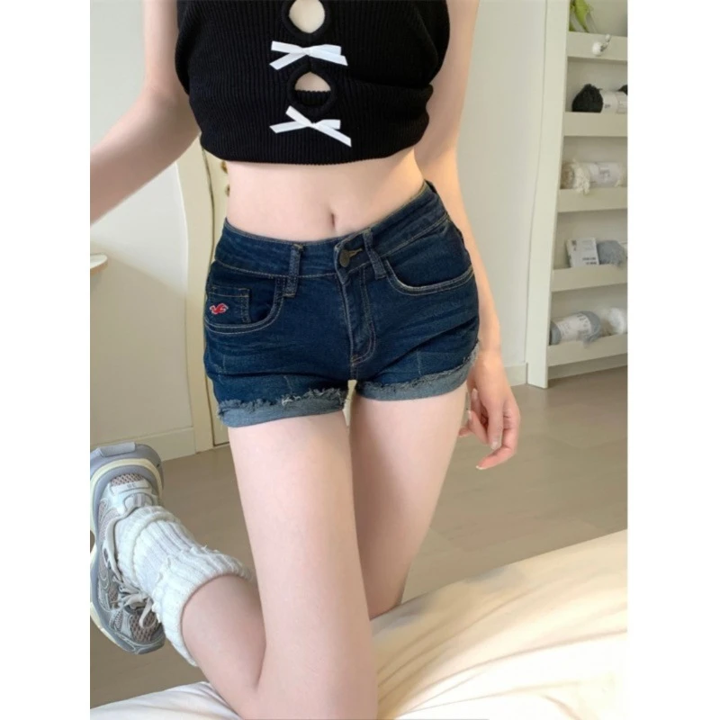 复古卷边设计感牛仔短裤女夏季2024新品美式辣妹低腰显瘦包臀热裤