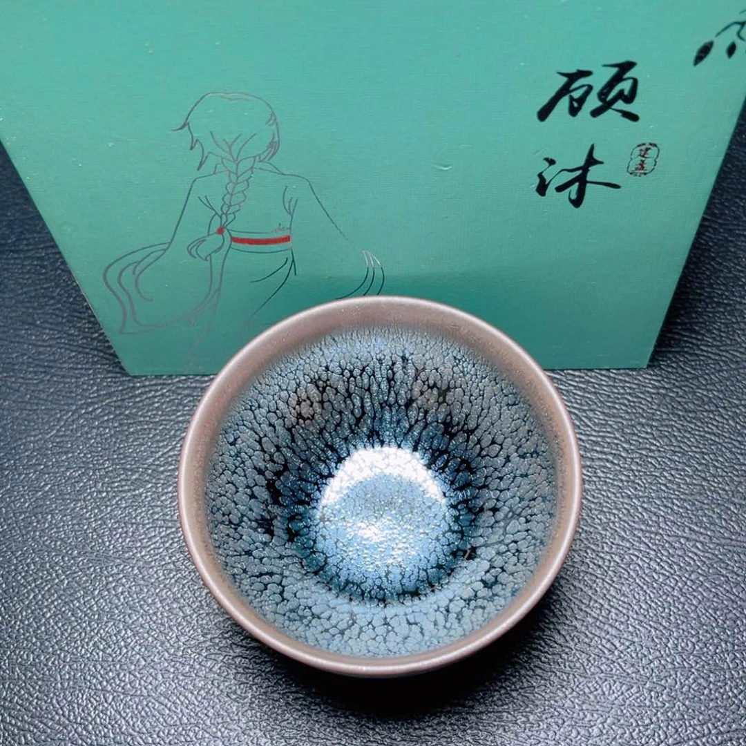 茶盏滴滴答答的声音响