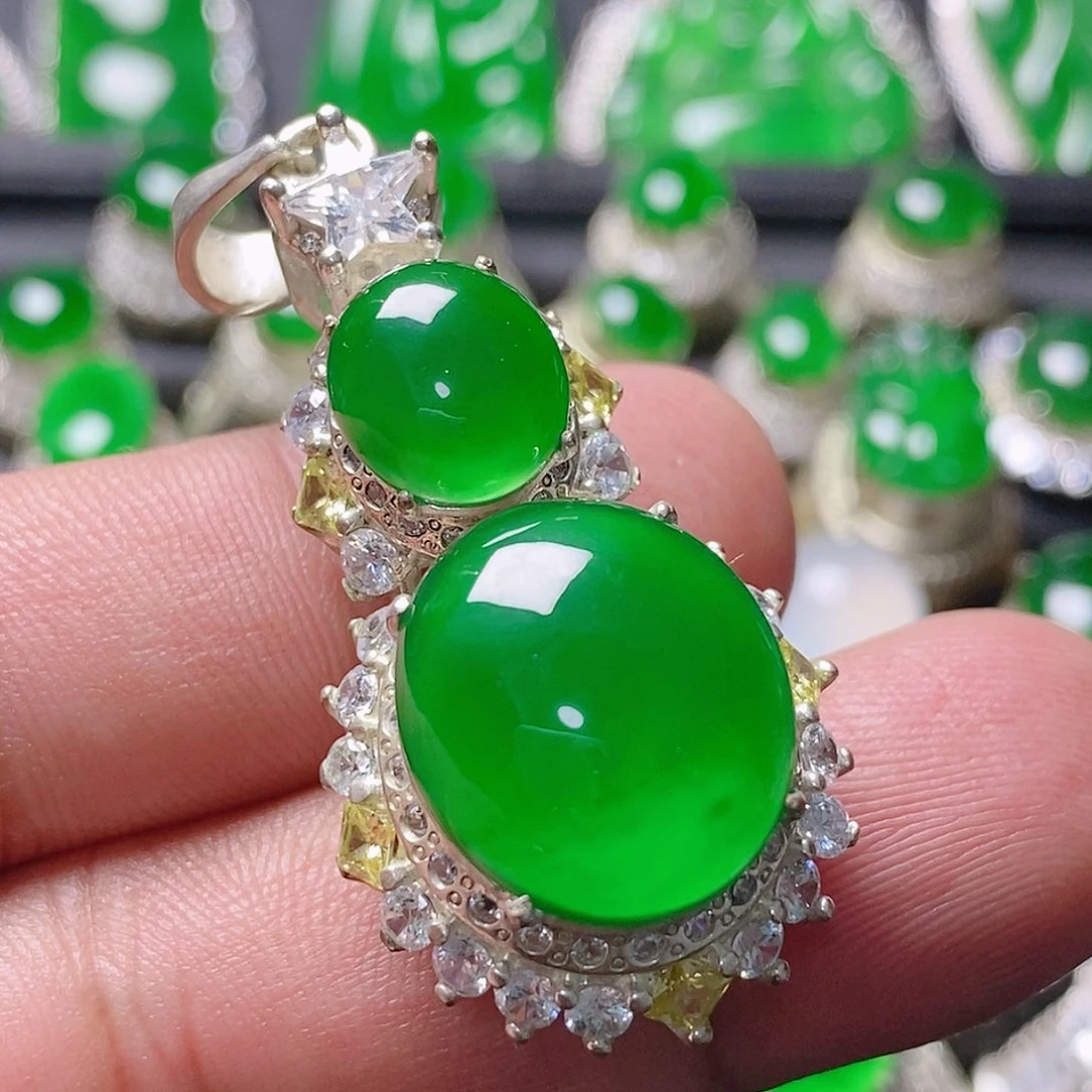 翡翠未镶嵌颈饰