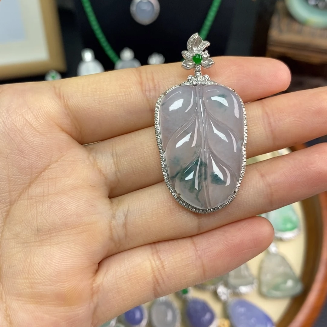 翡翠18K金镶嵌颈饰翡翠