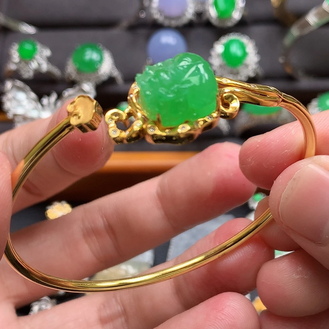 翡翠18K金镶嵌手镯