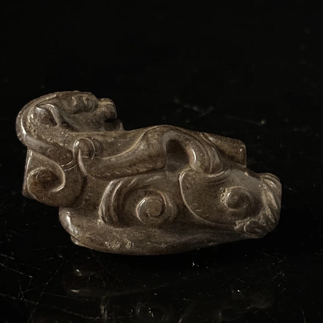 明代和田玉龙纹勒子珠