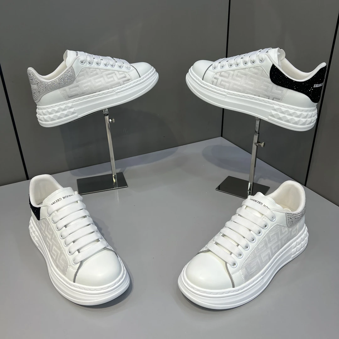 2025夏季新款时尚休闲轻奢痞帅潮男高定烫钻设计超轻透气男士潮鞋