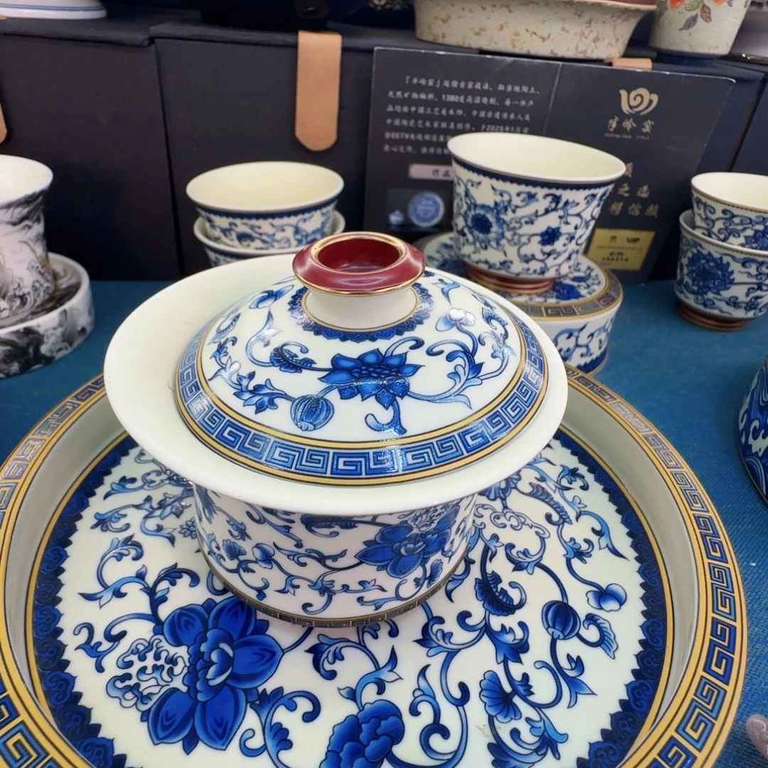 当代艺术家辞典等多个