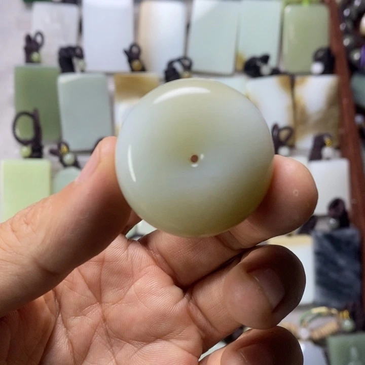 和田玉未镶嵌颈饰勿****为