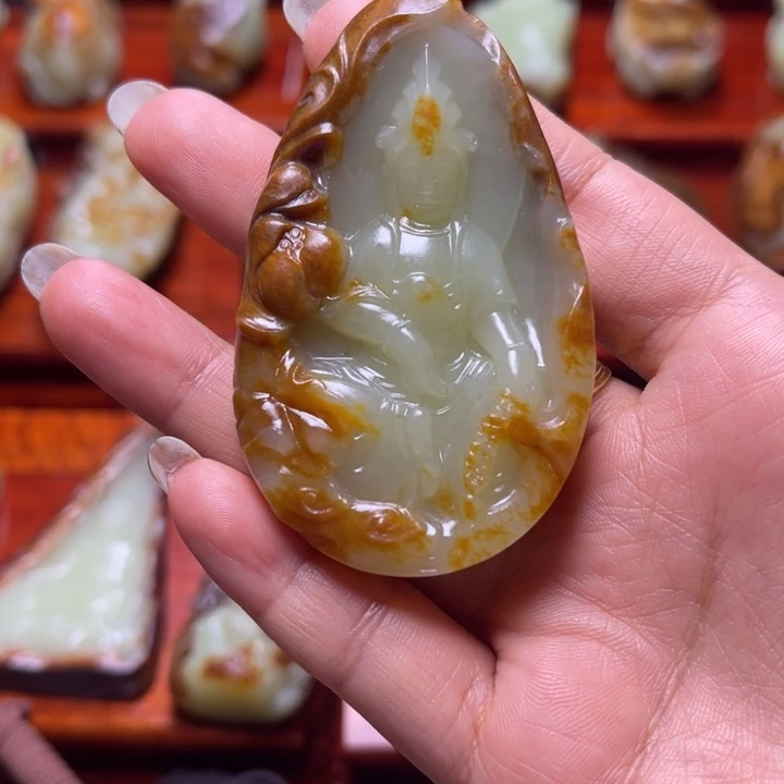 恒***修颈饰未镶嵌岫岩河磨玉（透闪石质玉）