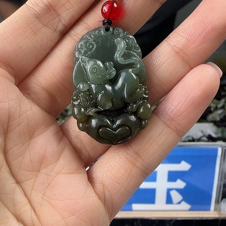 和田玉未镶嵌颈饰