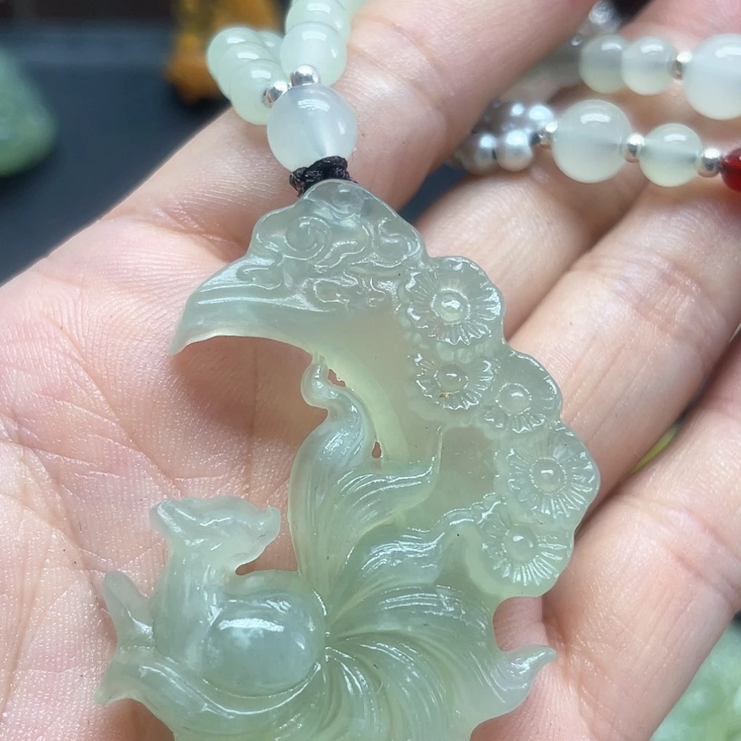 蛇纹石玉未镶嵌颈饰