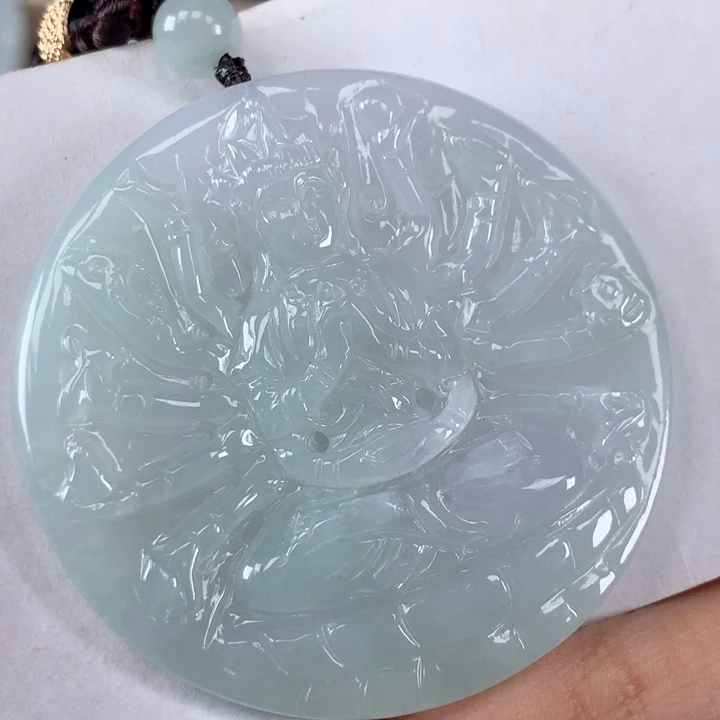 颈饰未镶嵌翡翠琉**璨千手观音吊坠