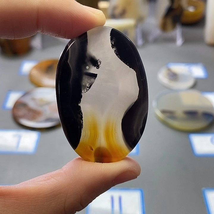 玛瑙/玉髓未镶嵌珠宝半成品109