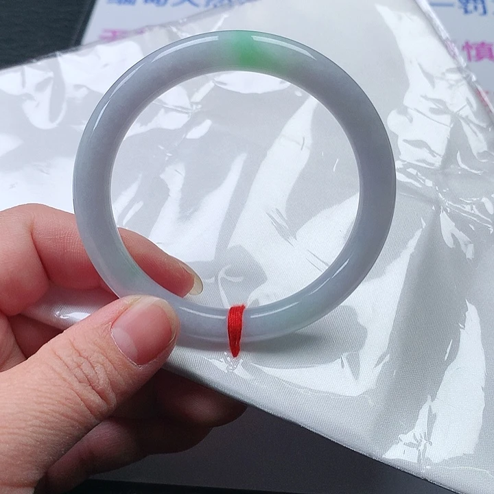 翡翠手镯未镶嵌翡翠072