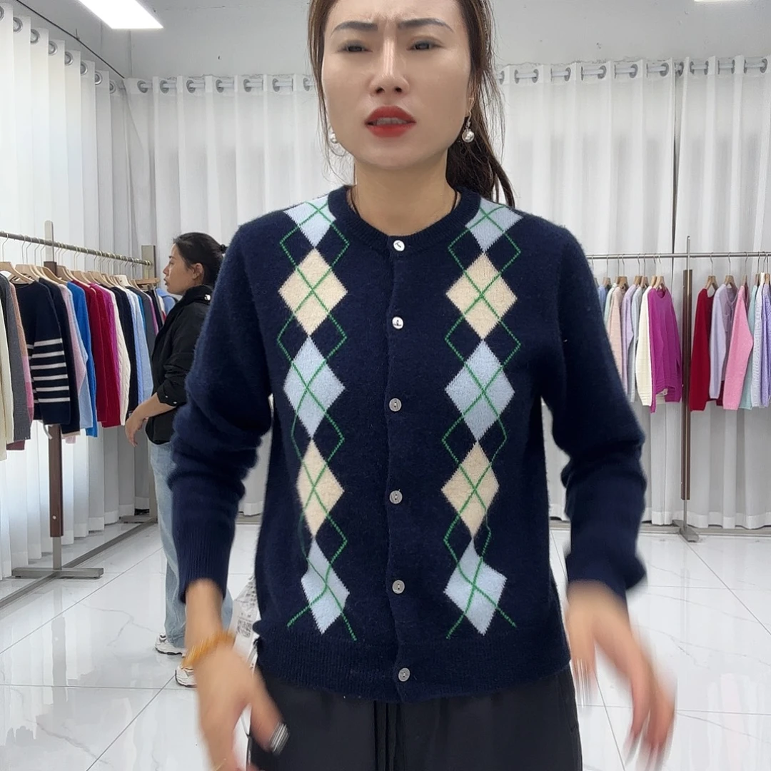 25051大号羊绒开衫