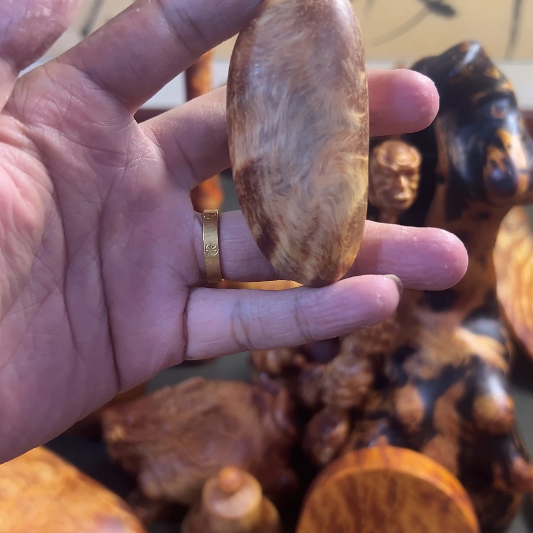 大叶紫檀（黑酸枝木类）琥珀木