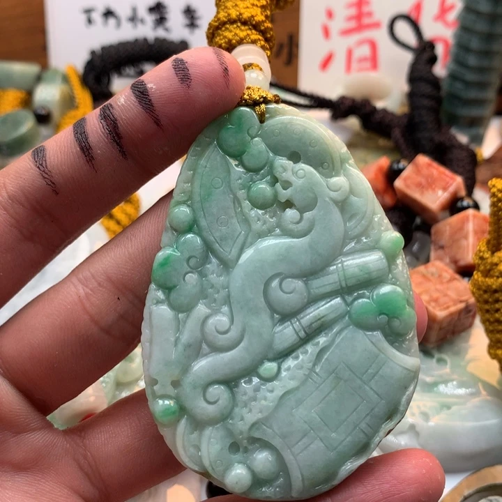翡翠未镶嵌颈饰保真天然a货翡翠