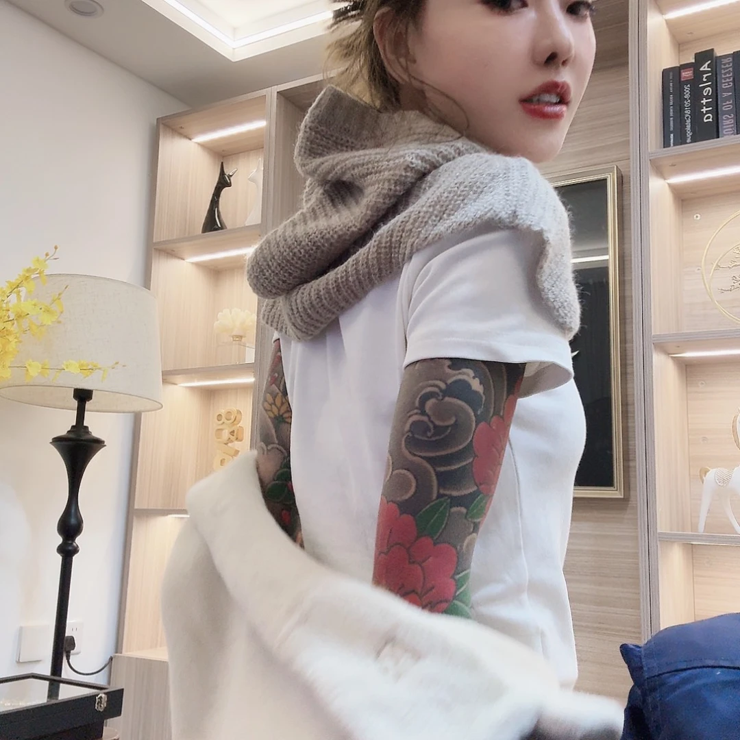 和小女孩一样都有男朋友