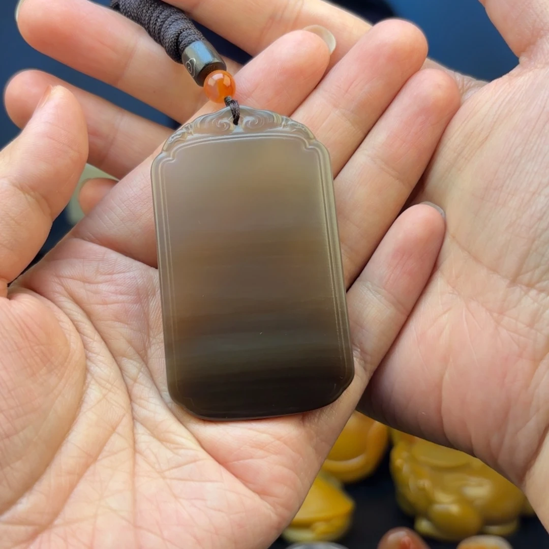 砥***.石英质玉未镶嵌木化玉挂件