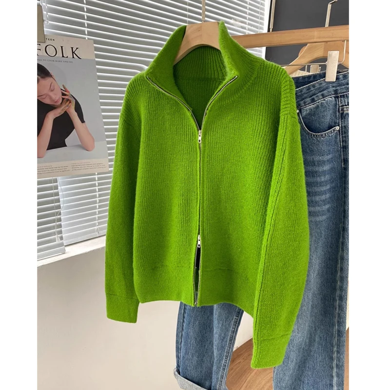 秋冬流行穿搭时尚显瘦软糯针织开衫绿色立领双拉链毛衣宽松外套女
