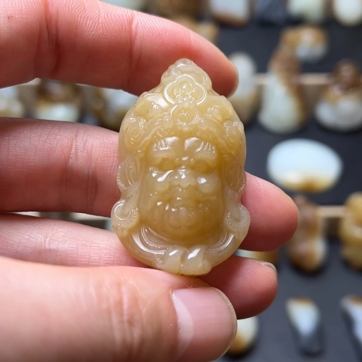 和田玉（糖玉）未镶嵌颈饰