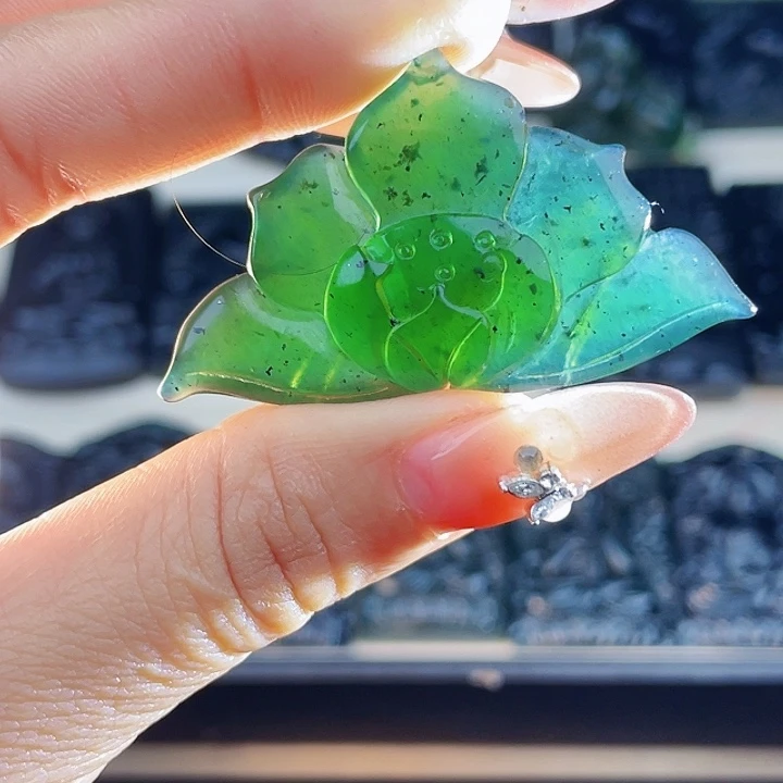 蛇纹石玉未镶嵌挂件