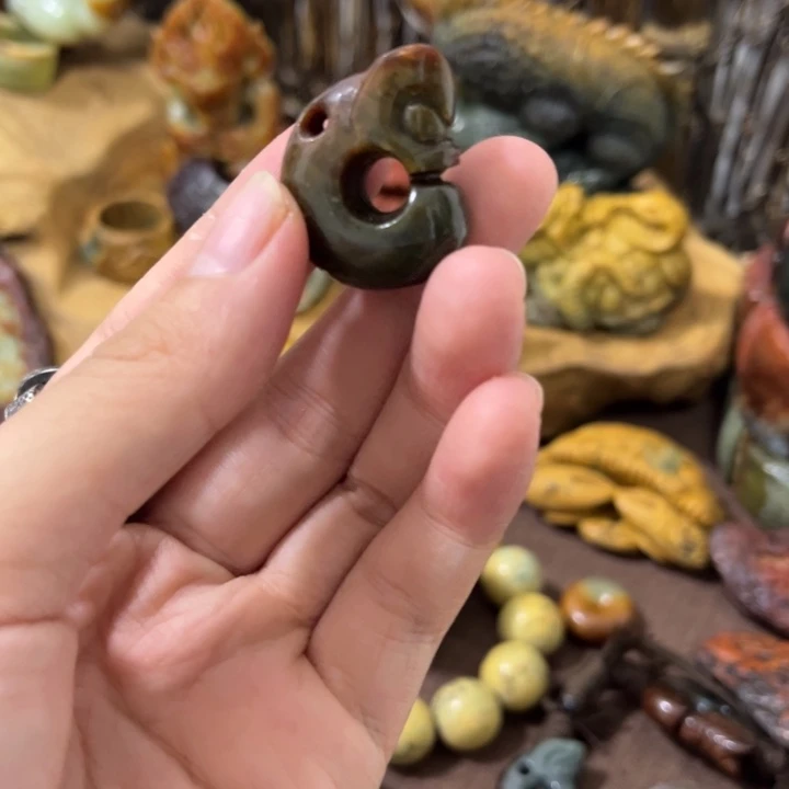 岫岩河磨玉（透闪石质玉）未镶嵌挂件