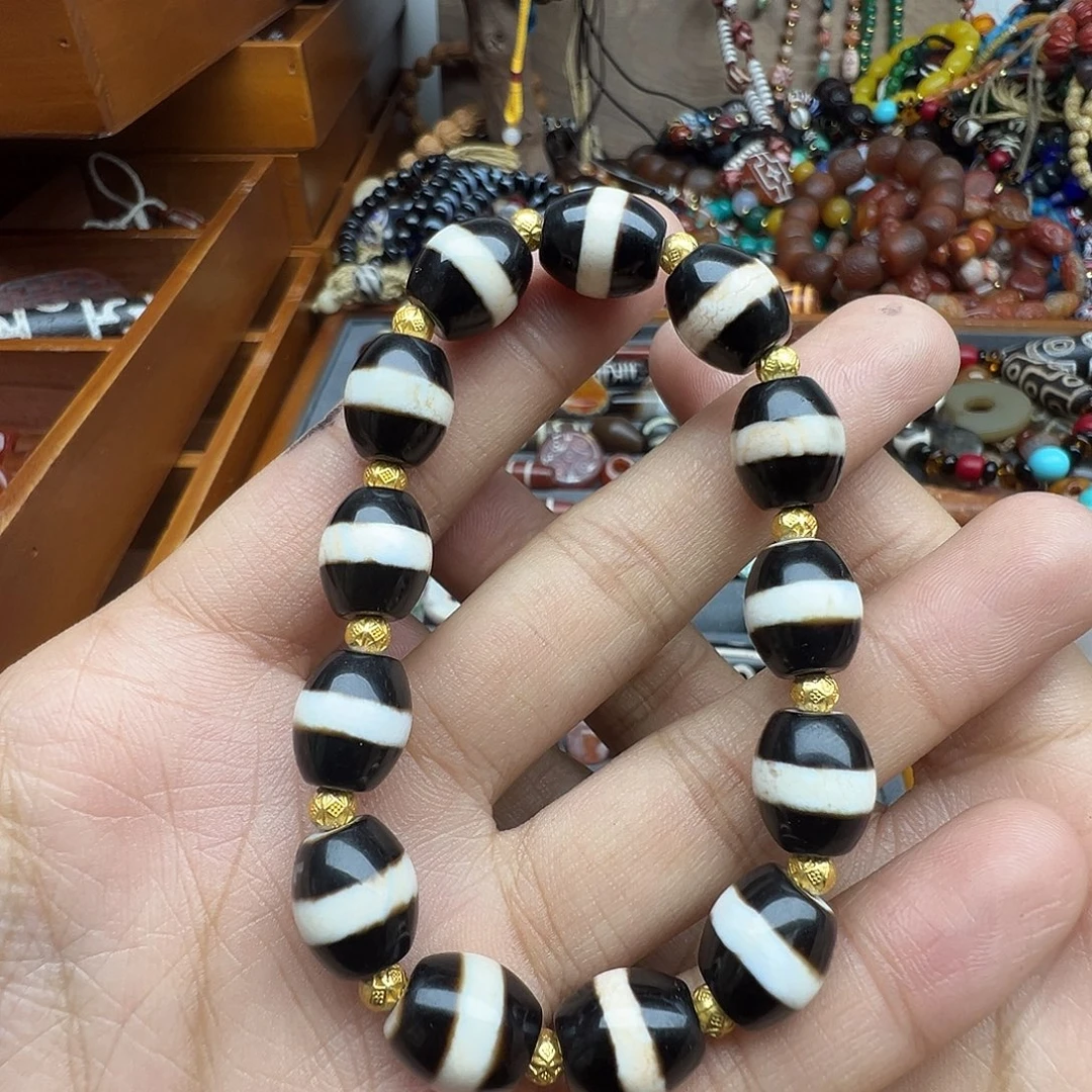 多***乐玛瑙/玉髓未镶嵌珠宝奇石