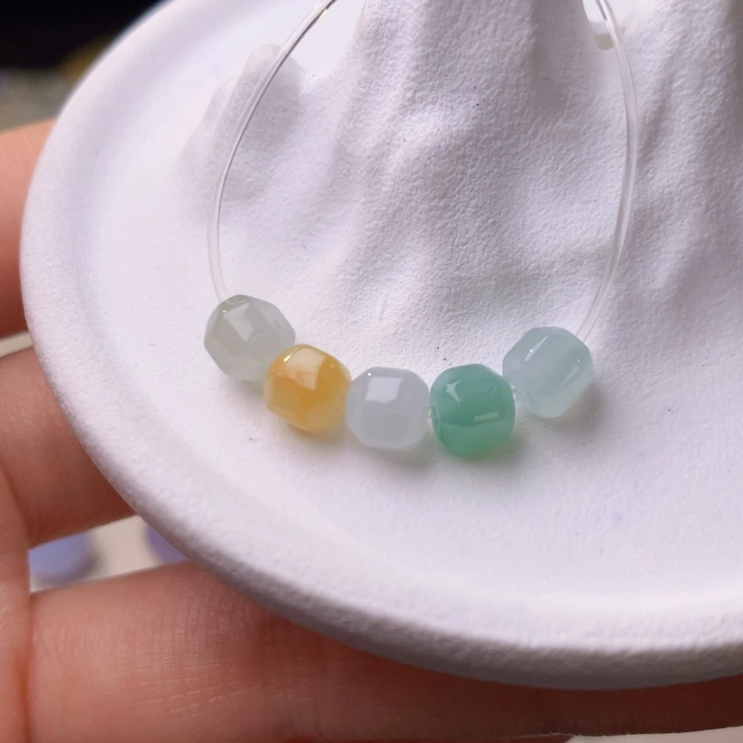 翡翠未镶嵌胸饰特色方块一组 福利