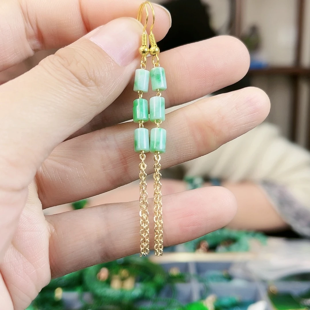 翡翠颈饰未镶嵌耳饰多样性