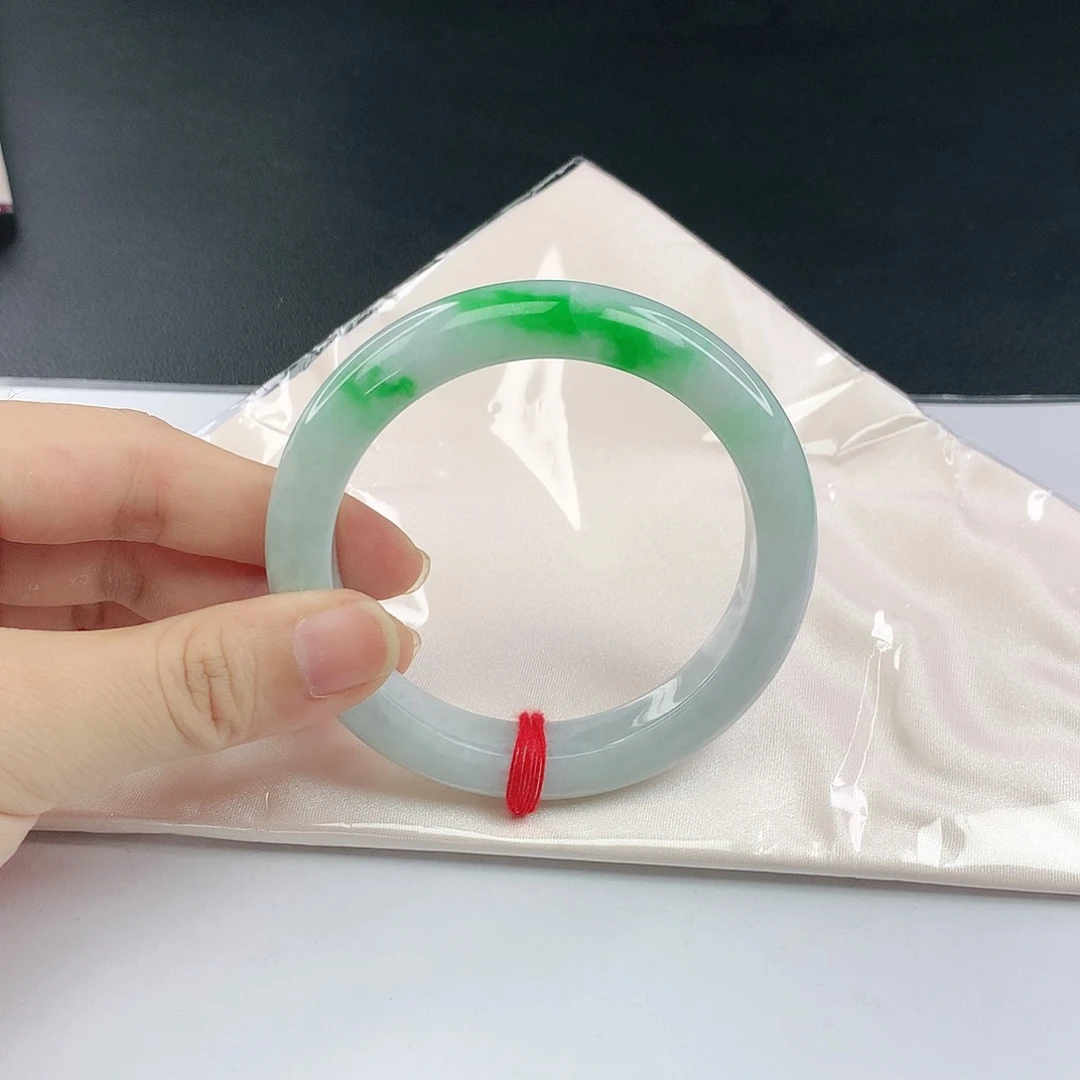 翡翠手镯未镶嵌翡翠033