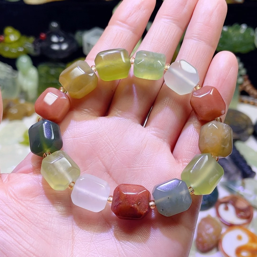 @***u蛇纹石玉未镶嵌颈饰