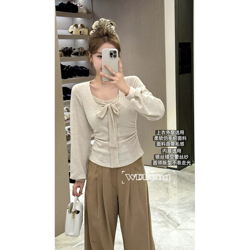 王等等【岁月如歌】2025秋冬原创款绒感舒适修身针织上衣U225S15445