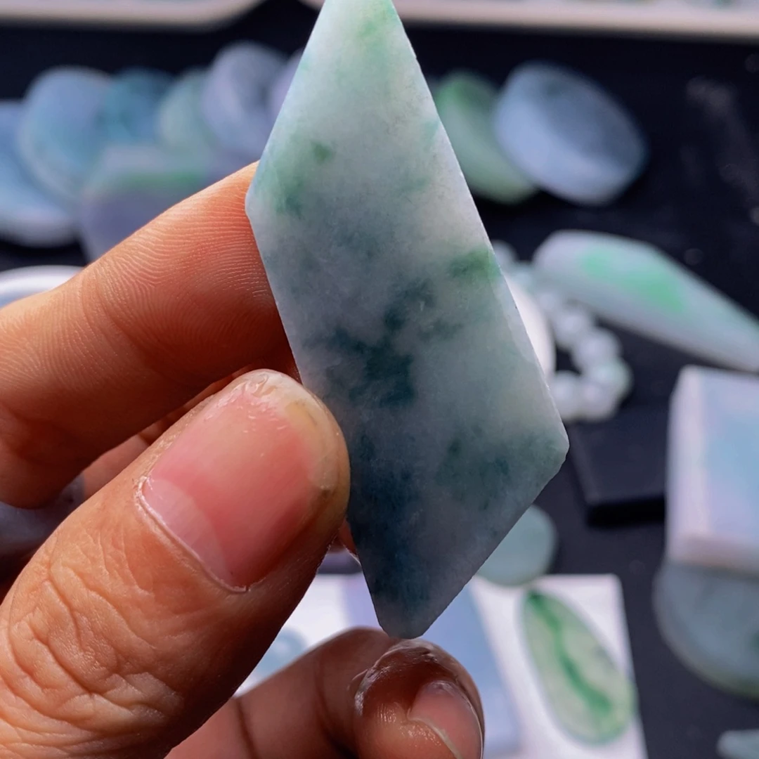 翡翠挂件未镶嵌定制