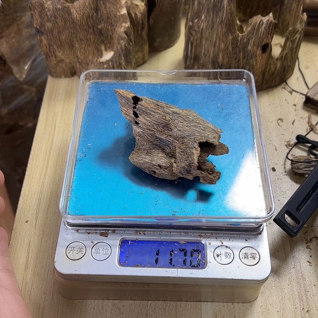 香料绿奇楠虫漏11克白棋