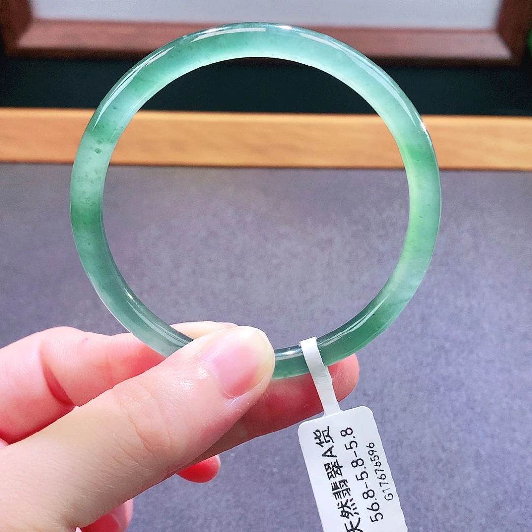 未镶嵌手镯翡翠天然翡翠