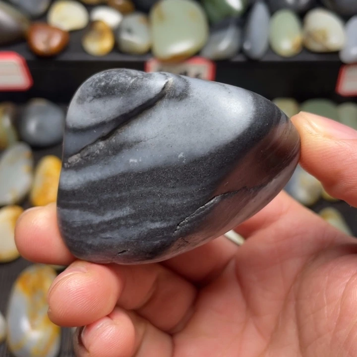 和田玉未镶嵌把件59