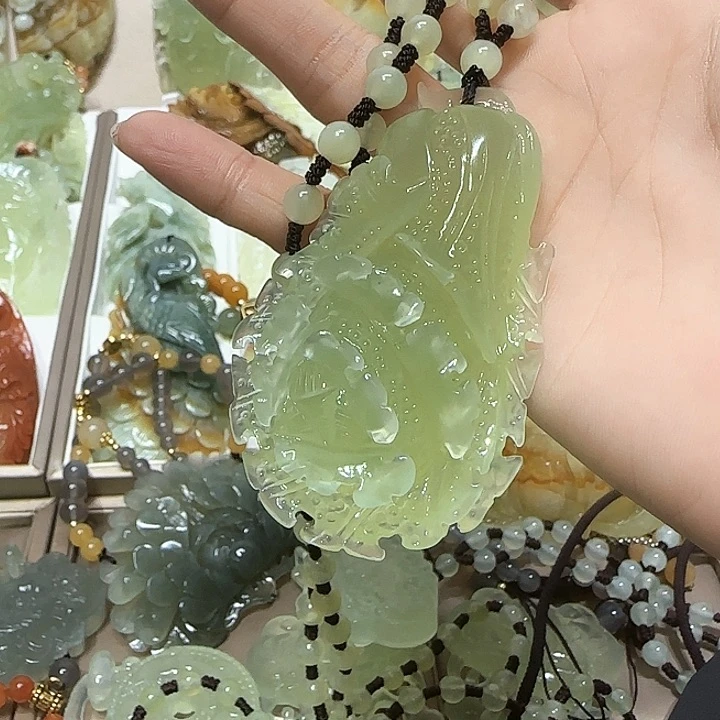 蛇纹石玉吊坠未镶嵌东**程