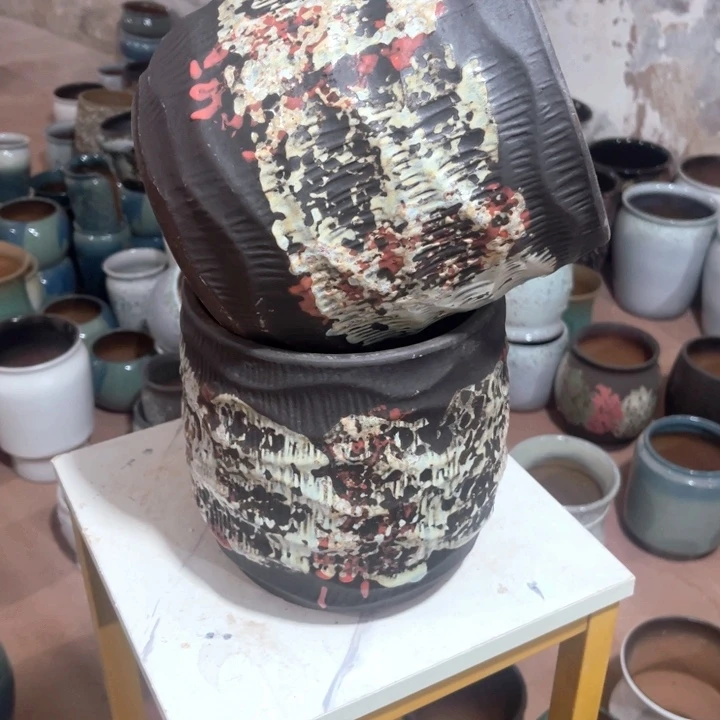 紫砂花盆口径18高度20两只正品