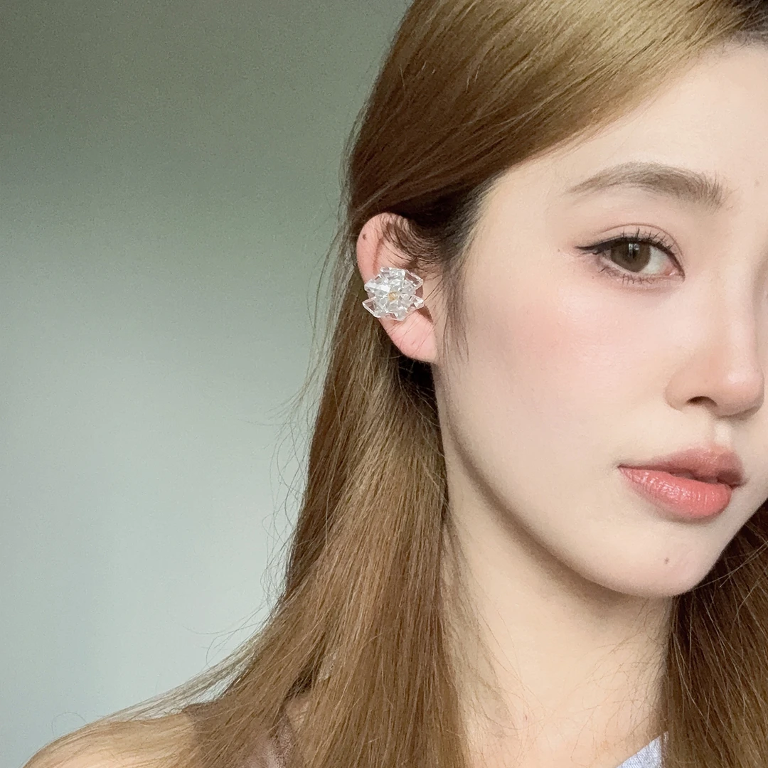 oushipei/欧诗佩 铜合金仿水晶耳饰 夏季清透冰晶花朵耳骨夹耳饰