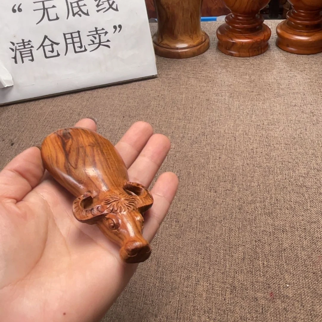 黄花梨/降香黄檀牛牛手把件