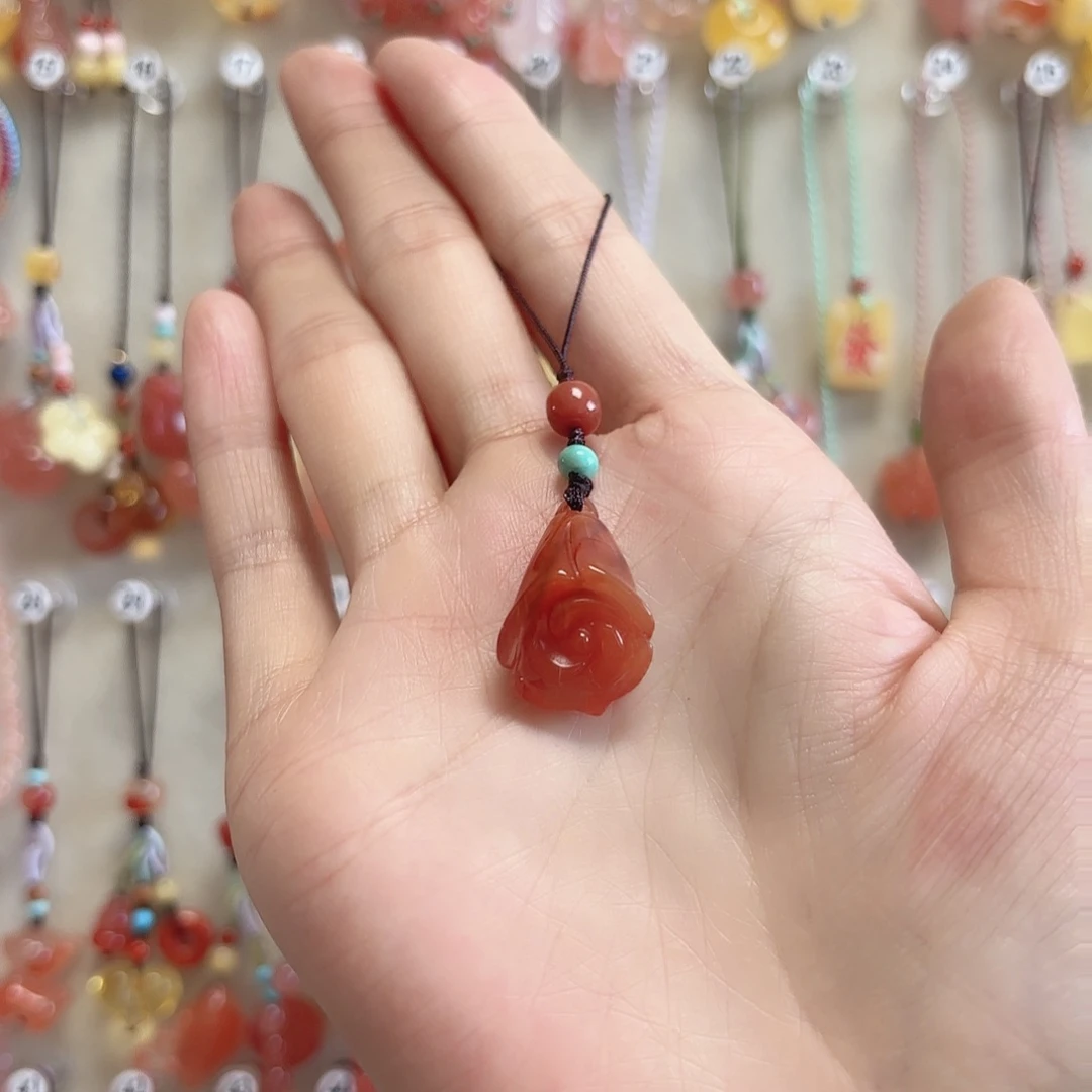 南红玛瑙未镶嵌吊坠(赠链)