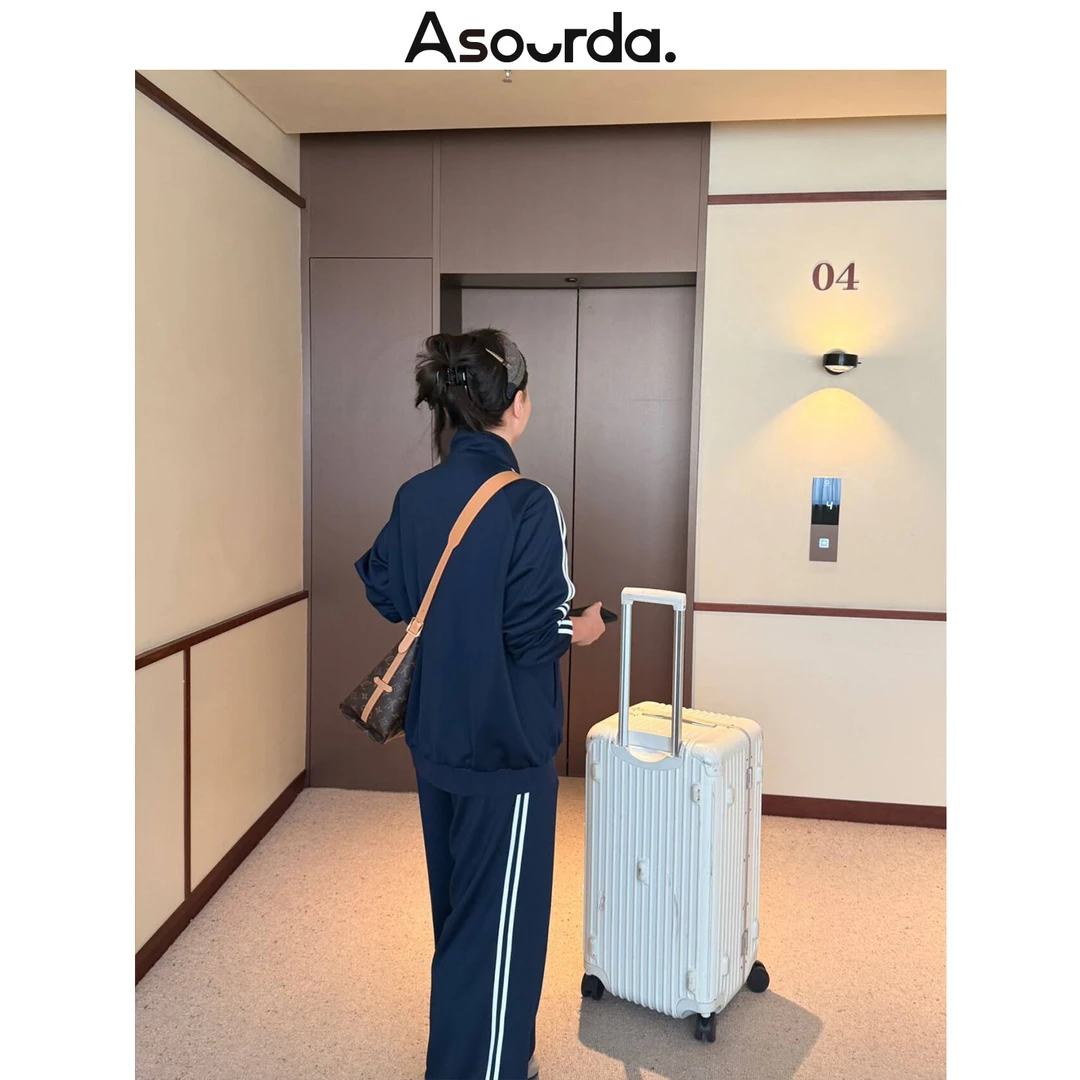 一口苏达双杠外套 校园风松弛感小众高级清冷系秋季遮肉显瘦外套