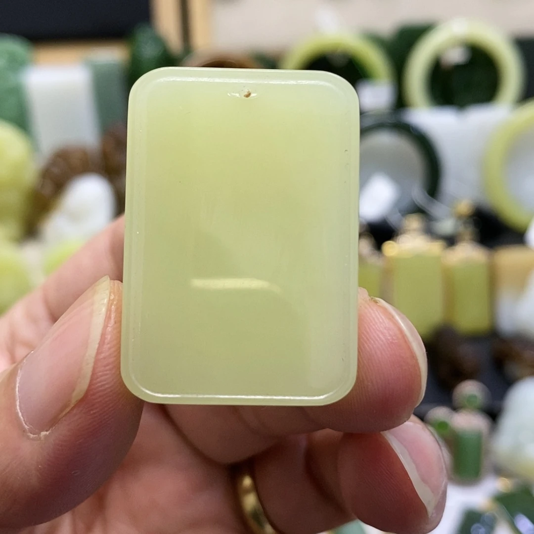 【闪购商品】颈饰未镶嵌和田玉