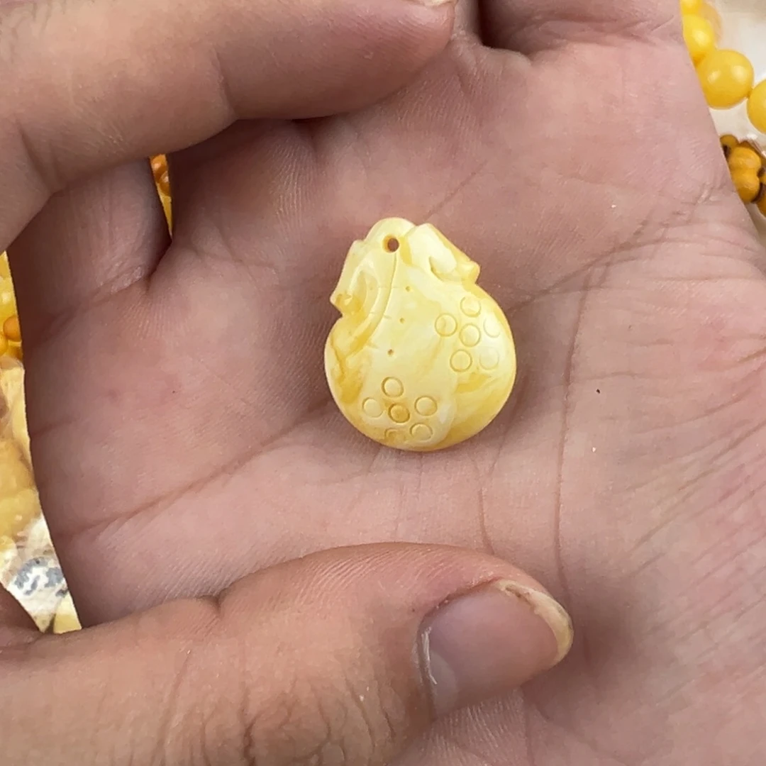 未镶嵌琥珀珠宝奇石