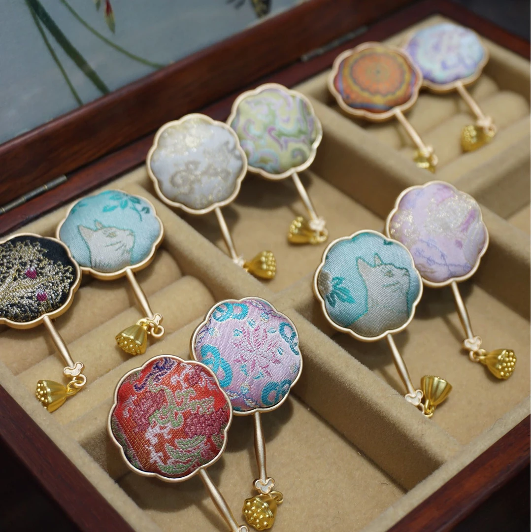 非遗蚕丝宋锦海棠团扇胸针中式复古国风文创