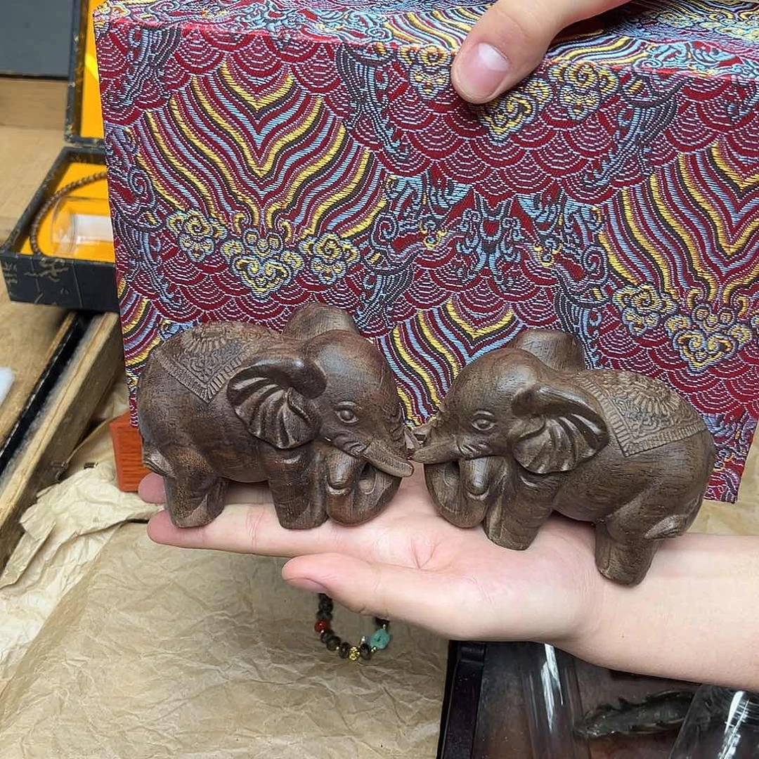 大叶紫檀（黑酸枝木类）