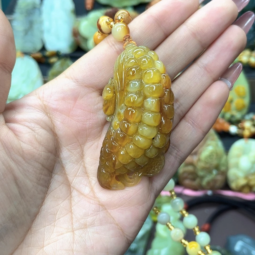 蛇纹石玉颈饰未镶嵌