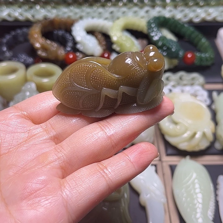 和田玉未镶嵌挂件