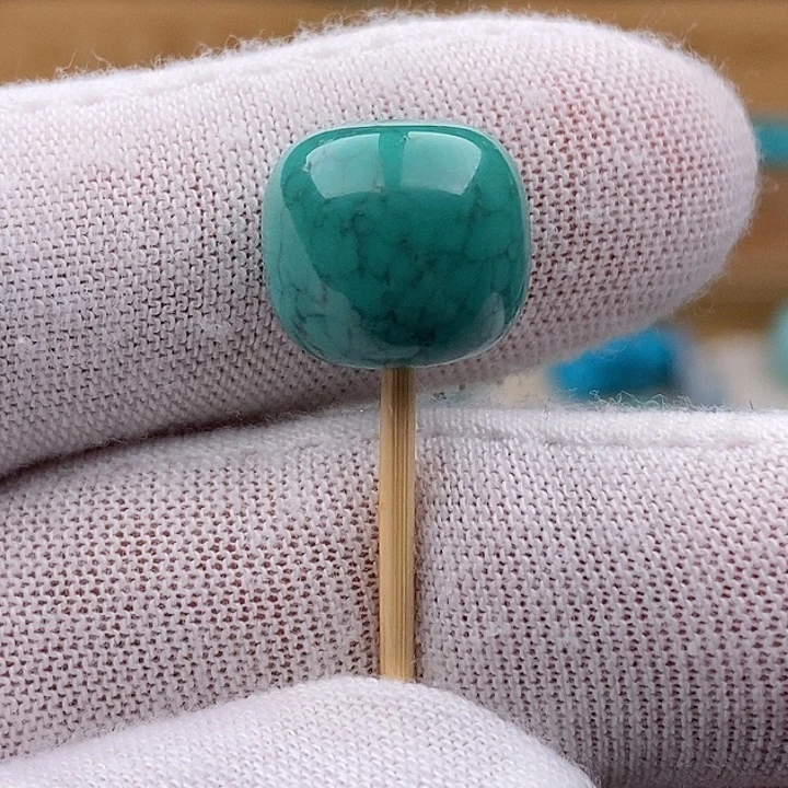 绿松石未镶嵌珠宝奇石13