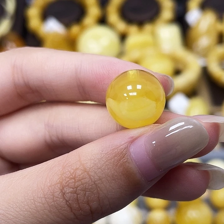 琥珀未镶嵌裸石14mm 06