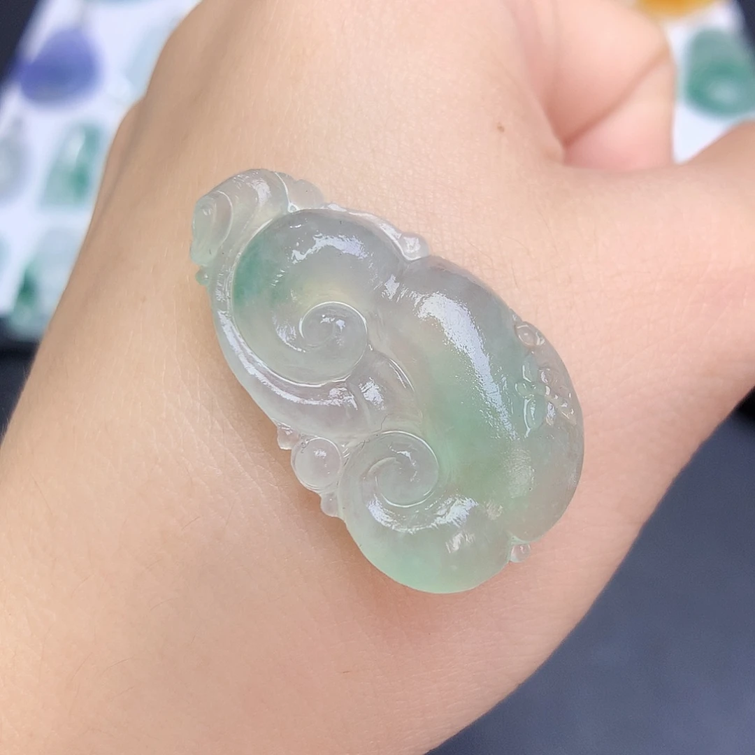 定制翡翠未镶嵌如意
