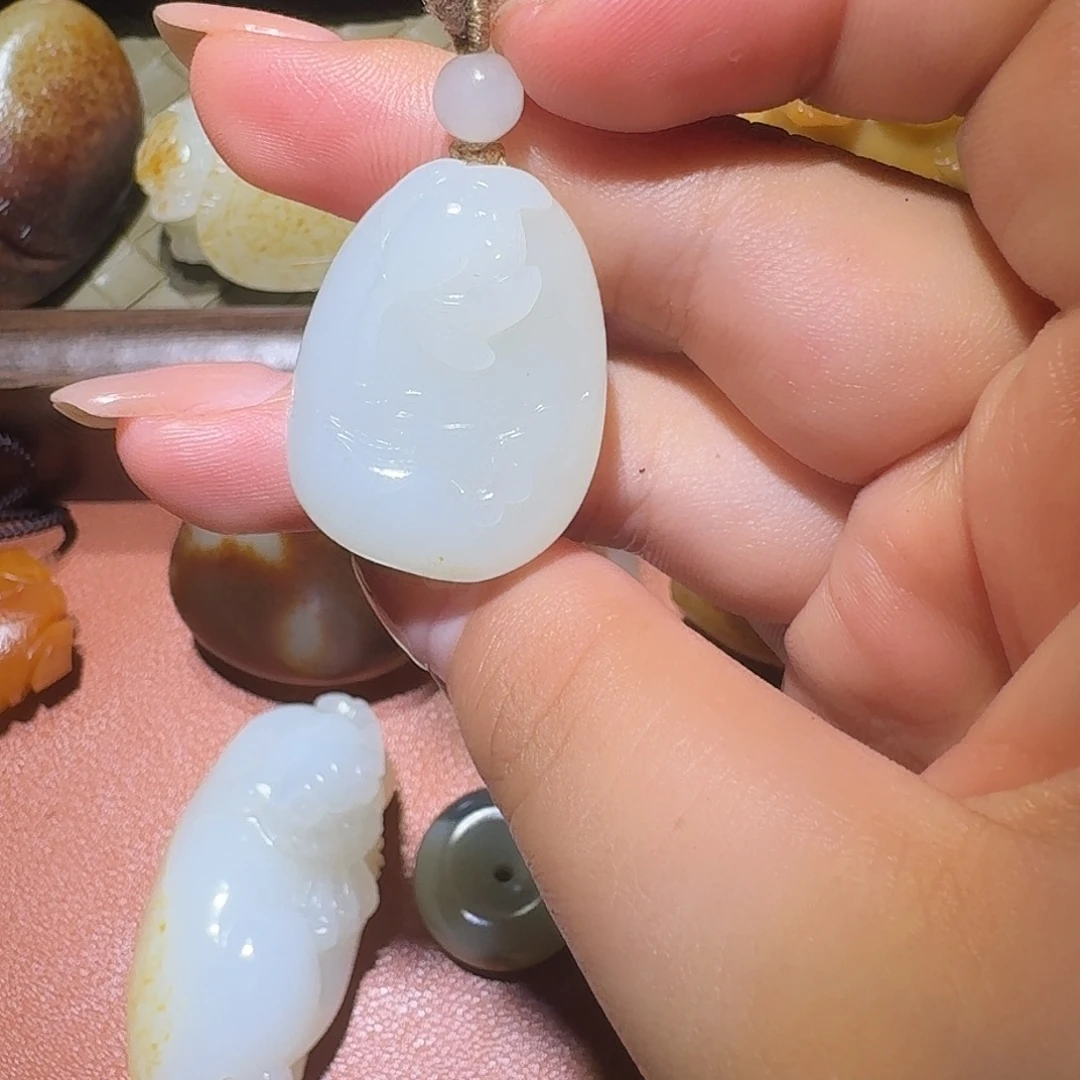 随***意颈饰未镶嵌和田玉